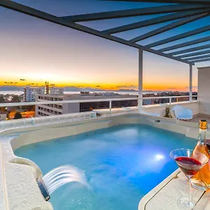 Apartman Sunset Penthouse With Jacuzzi And Seaview